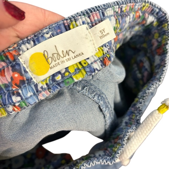 Mini Boden Shorts - Picture 4 of 4